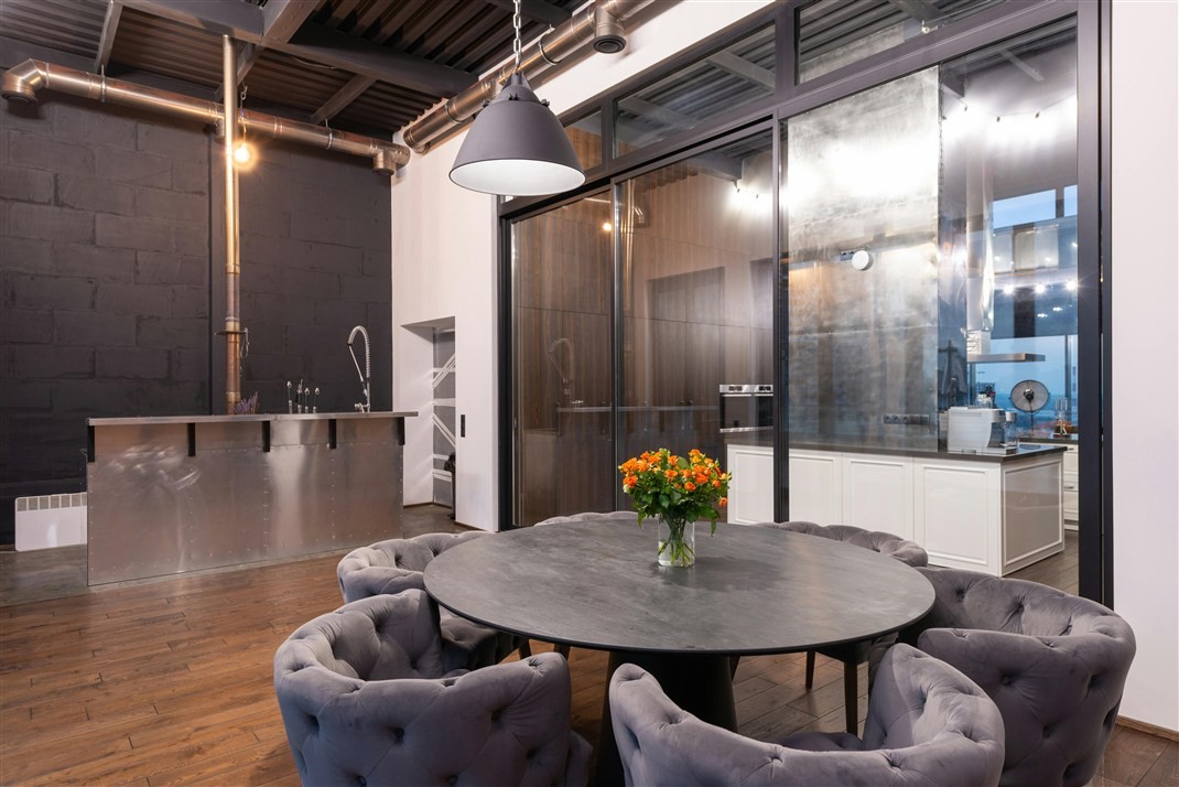 Mobilier metalic