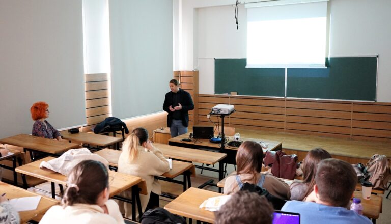 Cursul de finisare a materialelor in colaborare cu Universitatea de Arhitectura si Urbanism – Ion Mincu din Bucuresti — fotografia 7