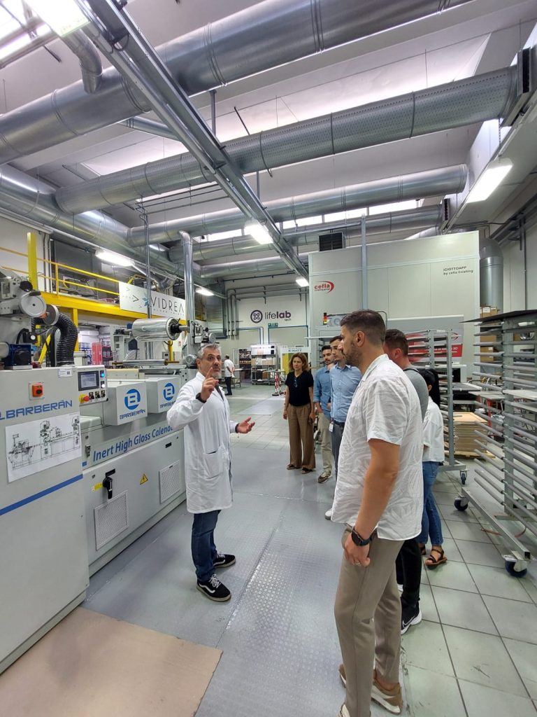 Perfecționarea în lumea finisajelor profesionale pentru lemn Perfecționarea în lumea finisajelor profesionale pentru lemn — fotografia 9