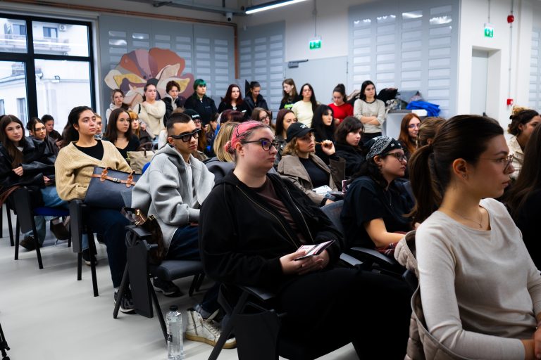 Workshop cu studenții pe tema – Finisaje pentru MDF și Furnir — fotografia 2