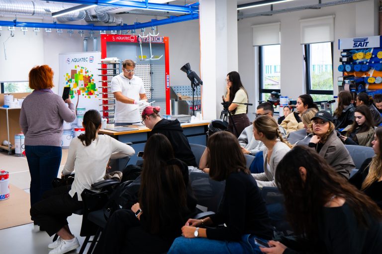 Workshop cu studenții pe tema – Finisaje pentru MDF și Furnir — fotografia 6